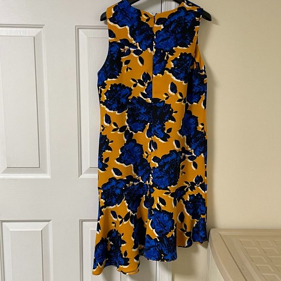 Who What Wear Sleeveless Floral Dress - Picture 4 of 13